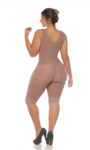 La faja body integral colombiana te brinda compresión total, soporte integral y moldeo completo del cuerpo. Ideal para recuperación postquirúrgica.